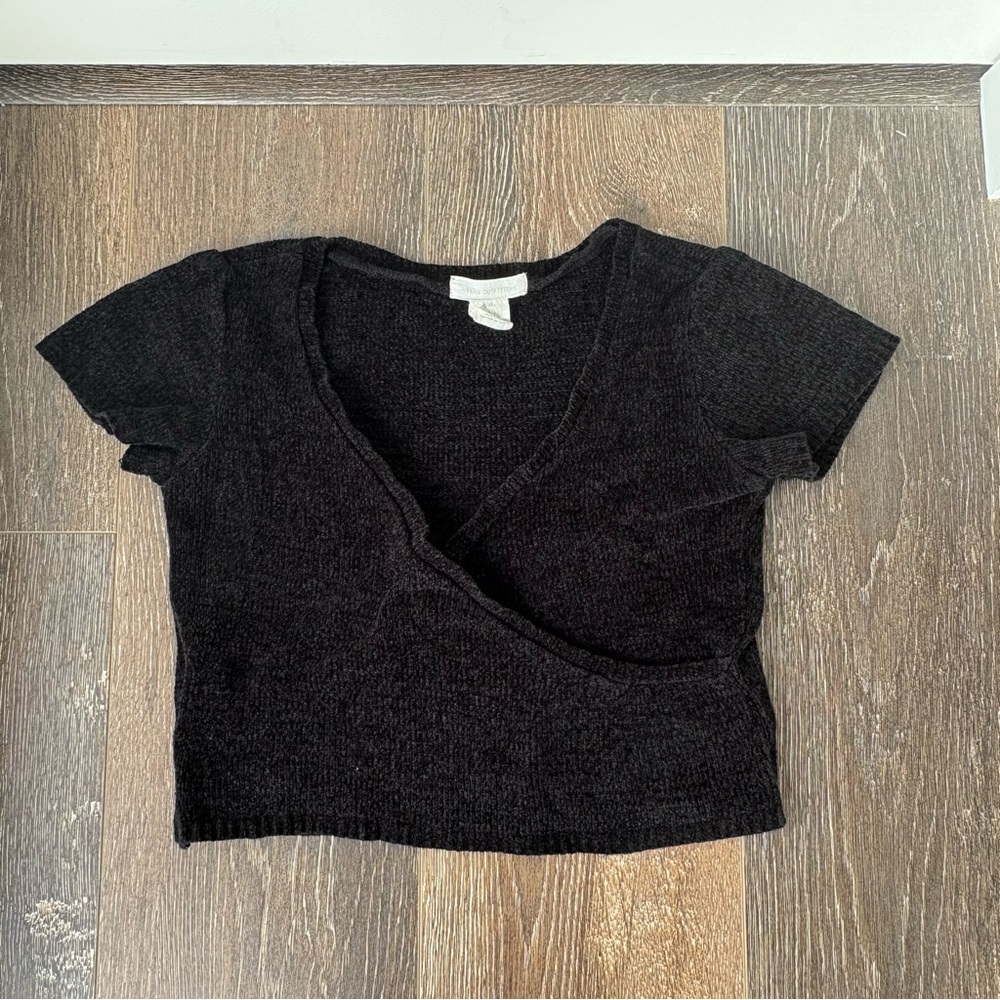Urban Outfitters Black Cropped V-Neck Knitted Sweater Size XS